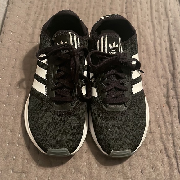 Adidas - Picture 3 of 7